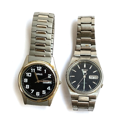 52 - A Seiko 5 automatic watch, the dial 30mm diameter; together with a Lorus wristwatch (2)