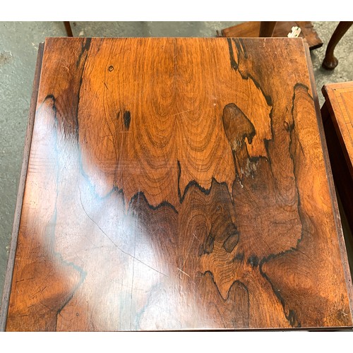 624 - An early Victorian rosewood drop leaf work table, with two fitted frieze drawers with silk work draw... 