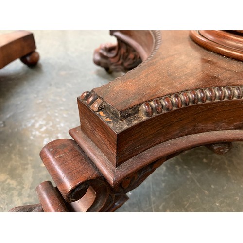 624 - An early Victorian rosewood drop leaf work table, with two fitted frieze drawers with silk work draw... 