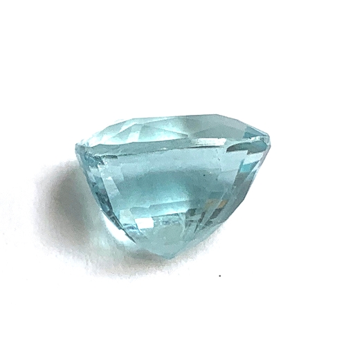 49 - A loose cut aquamarine stone, approx. 1.9g and 18x9x10mm