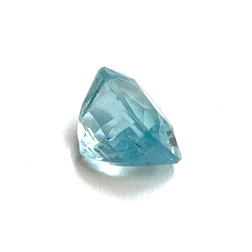 49 - A loose cut aquamarine stone, approx. 1.9g and 18x9x10mm