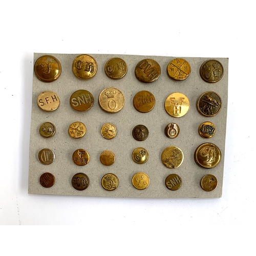 152 - 30 hunt buttons to include the Silverton; Oakley; Cattistock; etc