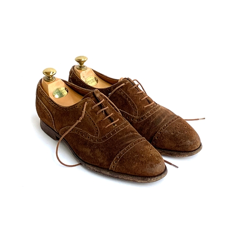 787 - A pair of Crockett & Jones 'The Westminster' tobacco suede brogues, size 8, with Crockett & Jones wo... 