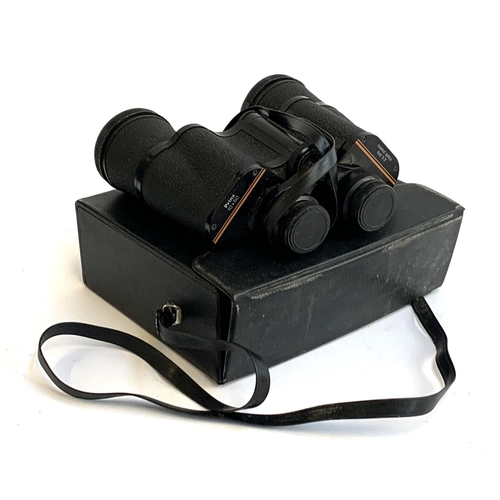 564 - A pair of Prinz 10x50 binoculars