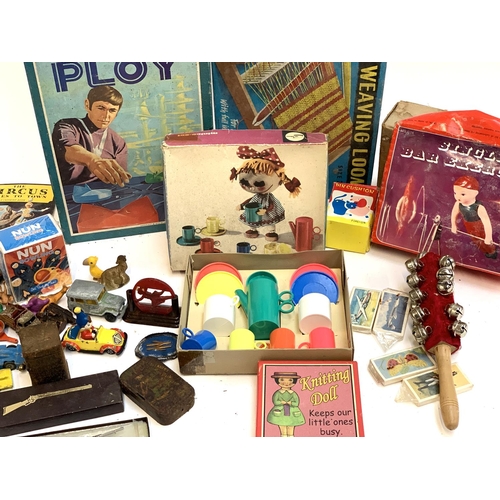 1197 - A mixed lot to include Ertl, Majorette, Mathbox die cast vehicles, playing cards, tea cards, Jacobs ... 