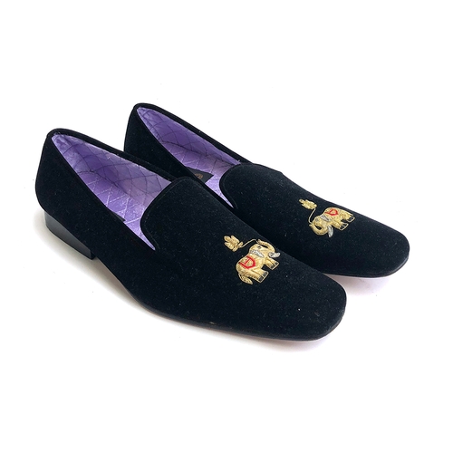 801 - A pair of Lotus Arts de Vivre felt slippers, size 10.5, little wear, embroidered with elephants