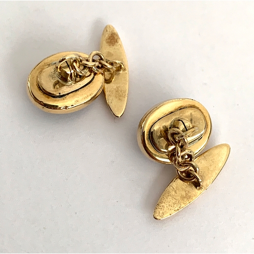 3 - A pair of Victorian gold mounted Essex crystal fox mask cufflinks, the crystal approx. 1.4x1.1cm, gr... 