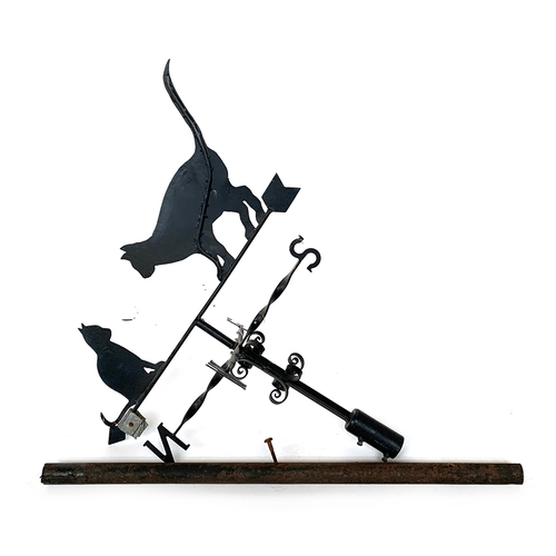 176A - A large wrought iron weathervane with two cats, approx. 85cm wide