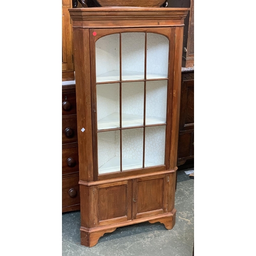 924 - A glazed standing corner cupboard, 72cmW 145cmH