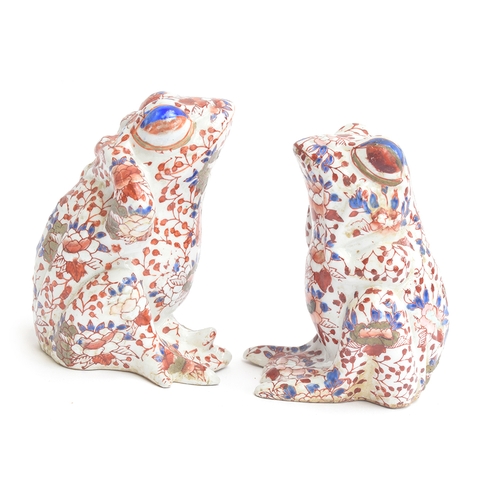 190 - A pair of early 20th century Chinese imari style frog figurines by YaYou Zhen Cang, stamped to base,... 