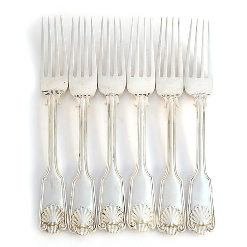 80 - A lot of six George V King's pattern dessert forks by Robinson & Co Ltd, London 1915 and 1917, 12.3o... 