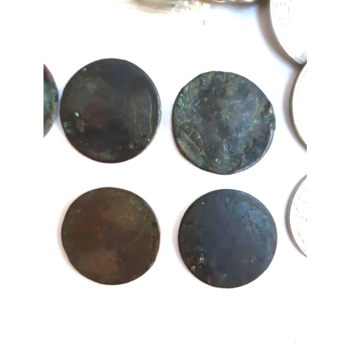 40 - A small quantity of coins to include a Tudor coin from the 1560s, late 18th/early 19th century coppe... 