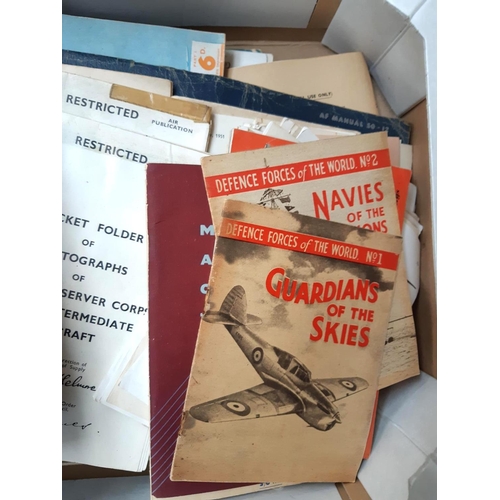 267 - AIRCRAFT RECOGNITION: A large quantity of largely WW2 ephemera/booklets.