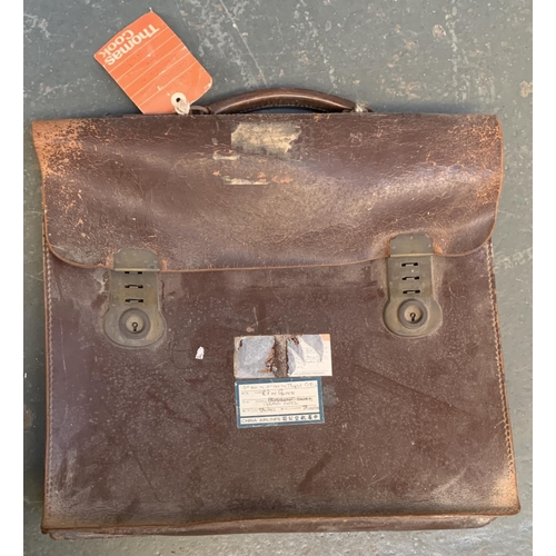 415 - A vintage leather briefcase, 42cmW