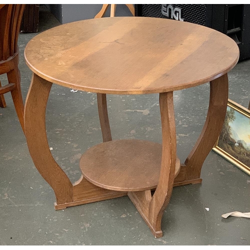 841 - A circular occasional table, with undershelf, 76x62cmH