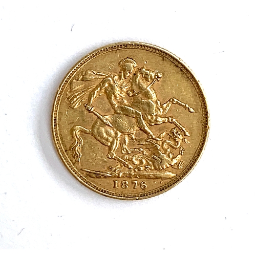 18 - A Queen Victoria 1876 gold sovereign