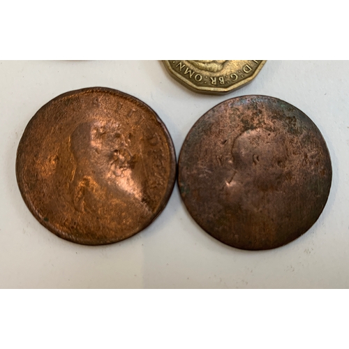 33 - A small quantity of coins to include a William III 1701 half penny, early 19th century copper coins,... 