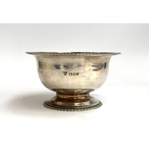 112A - A silver George VI rose bowl with gadrooned edge, hallmarked for London, F T Ray & Co, 1937, 13cm di... 