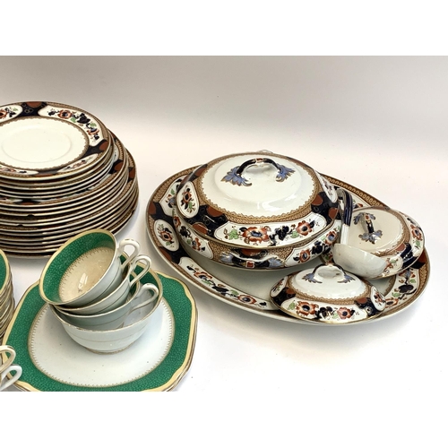 62 - A Losol ware 'Rosslyn' pattern part dinner service comprising plates and tureen, together with a M&S... 