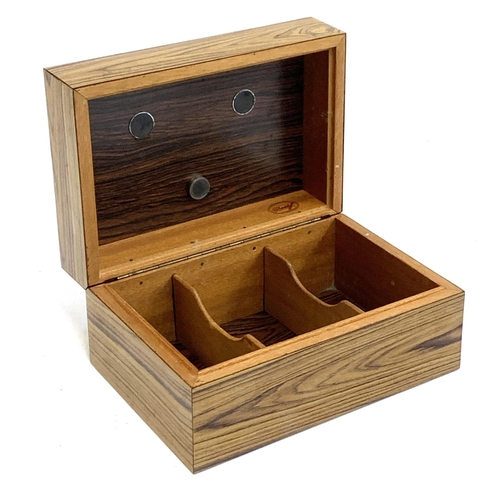 194 - A Davidoff humidor, 28x19.5x14cmH