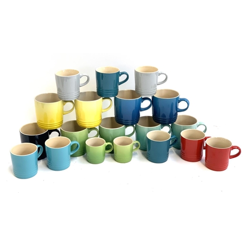 122 - A quantity of Le Creuset teacups and mugs (19 pieces)