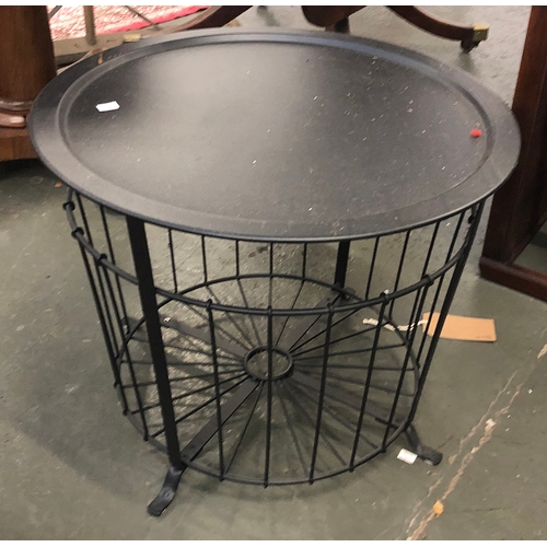 855 - A circular black metal occasional occasional table, 60cmW