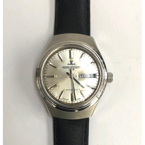 36 - A Jaeger leCoultre Club stainless steel day date automatic gent's wrist watch, silvered dial with ba... 