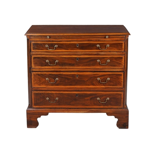 482 - A George III mahogany chest of drawers, with a slide above four graduating drawers, 88.5cm wide, 47c... 