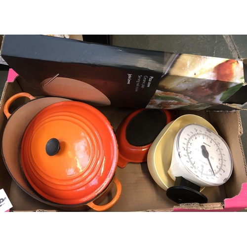 206 - A box of kitchenalia inc. Le Creuset large casserole, 'Pizza Stone' ceramic plate (John Lewis), etc