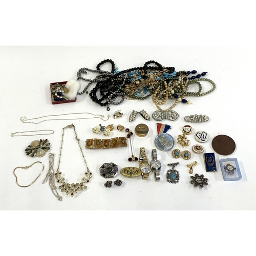 6 - A quantity of costume jewellery to include Czech turquoise glass; paste dress clips; Sphinx brooch; ... 