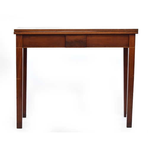 535 - A 19th century mahogany gateleg tea table, the boxwood and ebony chequered stringing, 90cm wide, 44c... 