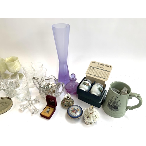 153 - A mixed lot to include a set of 6 onyx goblets, a pair of boxed Royal Worcester egg coddlers, purple... 