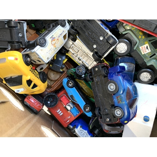 339 - A mixed lot of die cast and other model vehicles, to include Matchbox, Hotwheels, Realtoy, Corgi etc