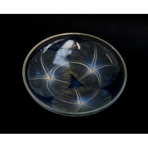 216 - A Lalique early 20th century 'Volubilis' opalescent glass bowl, 21.5cm diameter