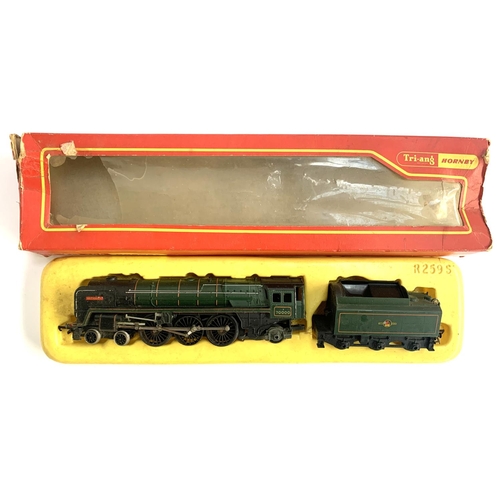 90 - A Hornby OO gauge BR locomotive and tender, 'Britannia', R259S with R35 tender, boxed (box af)