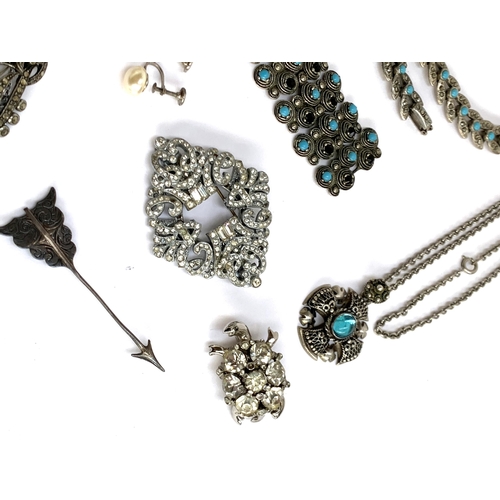 35 - A quantity of mainly early 20th century jewellery to include silver hat pin; marcasite and turquoise... 