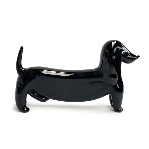 148 - A Murano glass dachshund by Cristiano Balbi, 13cmL