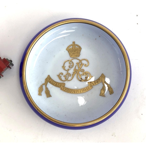 334 - Royal interest: A Thomas Goode & Co. glass pin dish, George VI gilt cypher decoration commemorating ... 