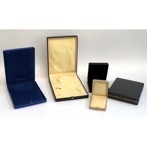 373 - A quantity of leather jewellery presentation boxes, the largest 30x22cm