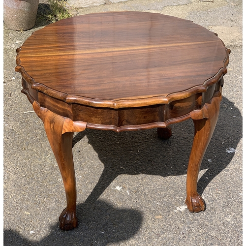 1006 - A 20th century South African stinkwood occasional table, shaped top on cabriole legs, 69x53cmH