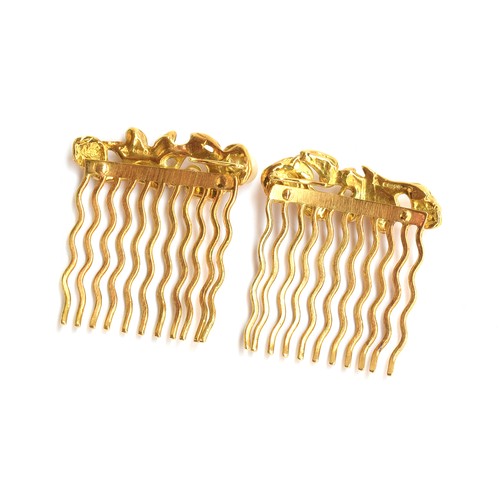 1 - A pair of Margaret Turner 18ct gold and pearl hair slides of naturalistic form, each set with a pear... 