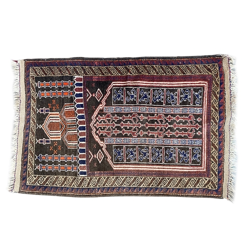 724 - A Baluch prayer mat, 79x123cm