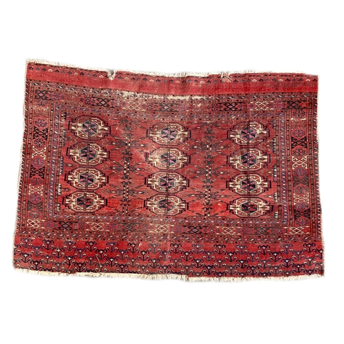 729 - A small Tekke Turkmen rug, late 19th century, 85x128cm