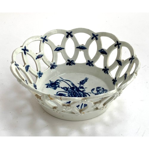 222A - A rare 18th century Worcester pierced circular basket in blue and white (repaired), c. 1765, in 'Hon... 