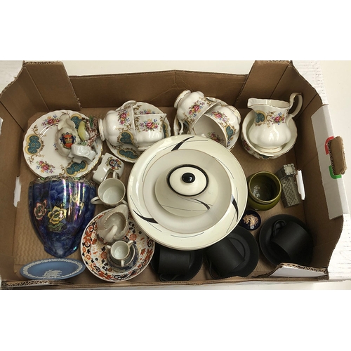 82 - A mixed box of ceramics to include Royal Albert Berkley part tea service, Derby Oyster Strand sugar ... 