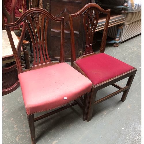 783 - Two mahogany side chairs in Hepplewhite taste, one with Fleur de lis splat