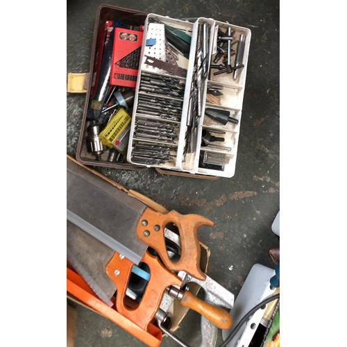 804 - A very large quantity of tools