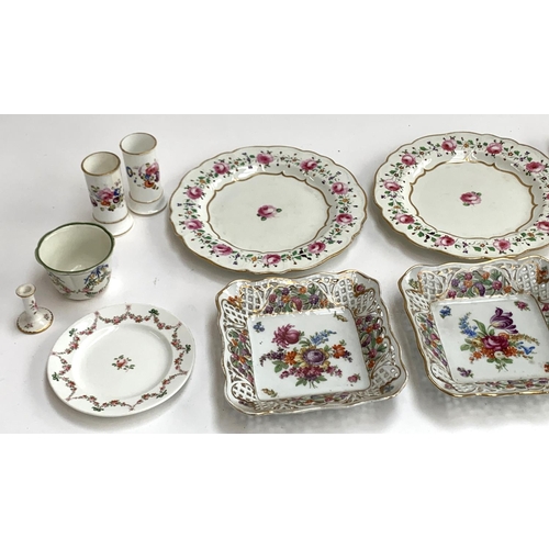 114 - A mixed lot of good floral ceramics, to include a pair of Royal Crown Derby plates c.1820; a pair of... 