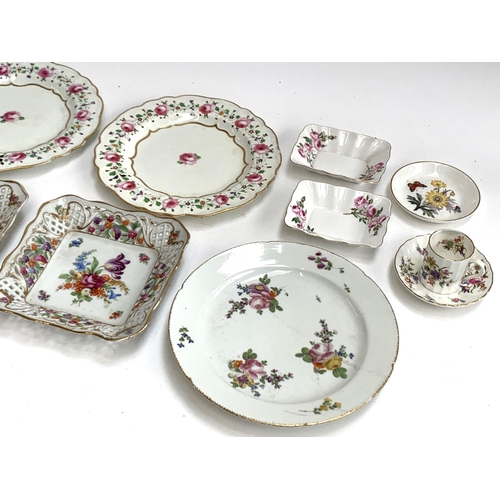 114 - A mixed lot of good floral ceramics, to include a pair of Royal Crown Derby plates c.1820; a pair of... 