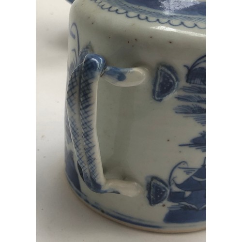 121 - A small Chinese export blue and white teapot, entwined bifurcated handle, 11.5cmH; together with a s... 